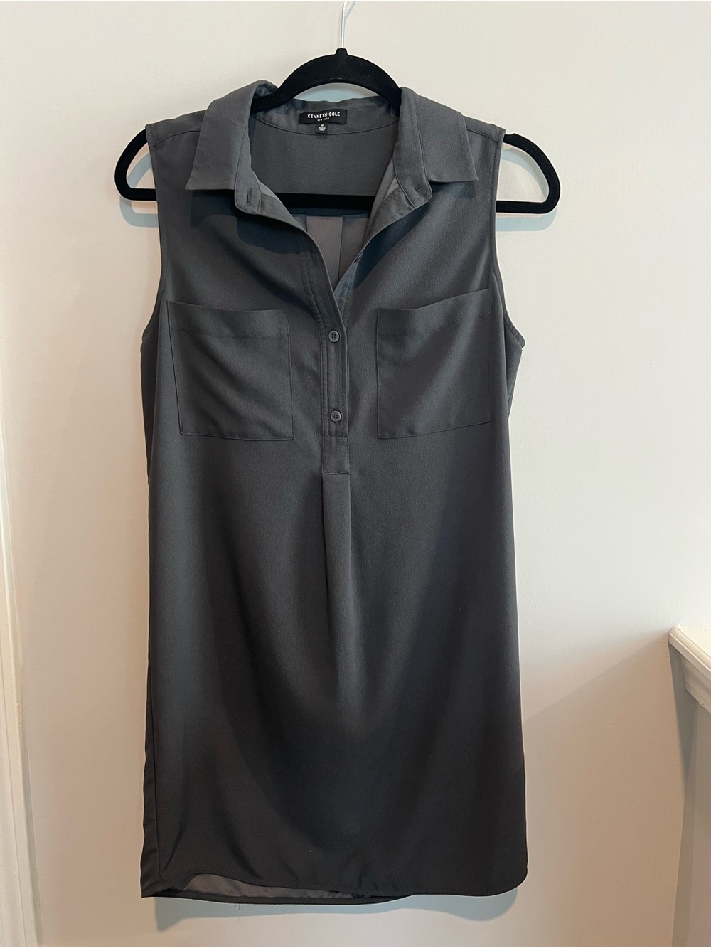 Kenneth Cole Sleeveless Collared Shift Dress in Charcoal